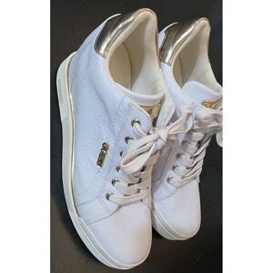 Guess Shoes "Flowurs" Women's White Gold Embossed Platform Wedge Heel Sneakers 9